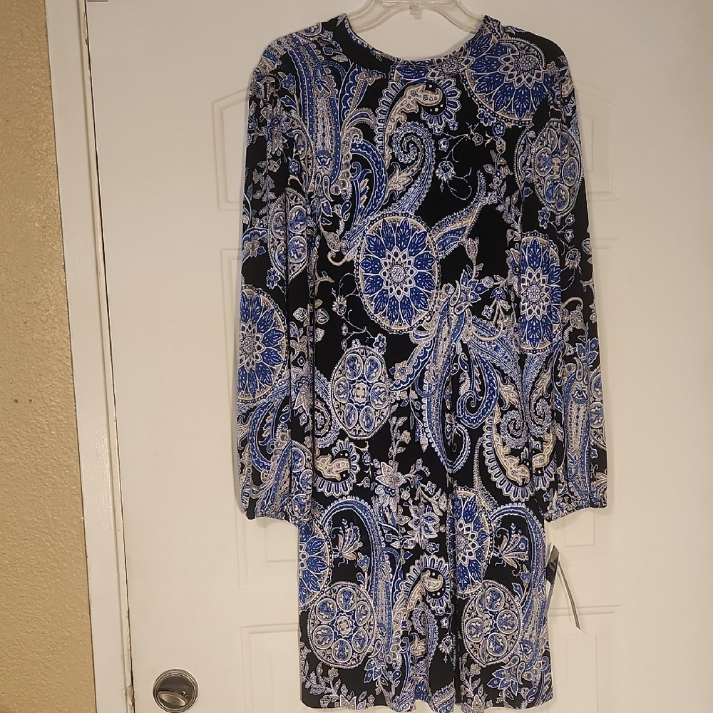 Robbie Bee Black and Blue Sheath Dress with Crew Neck